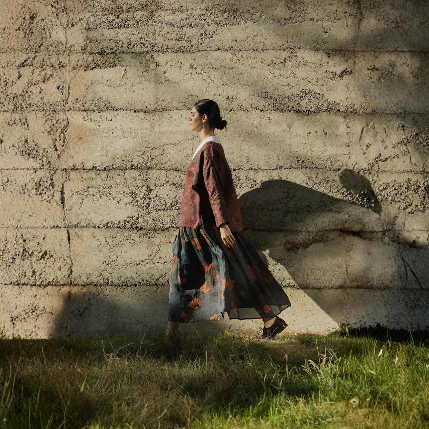 Kimono de Lino Floral “Arte Natural” – Ajuste Envolvente
