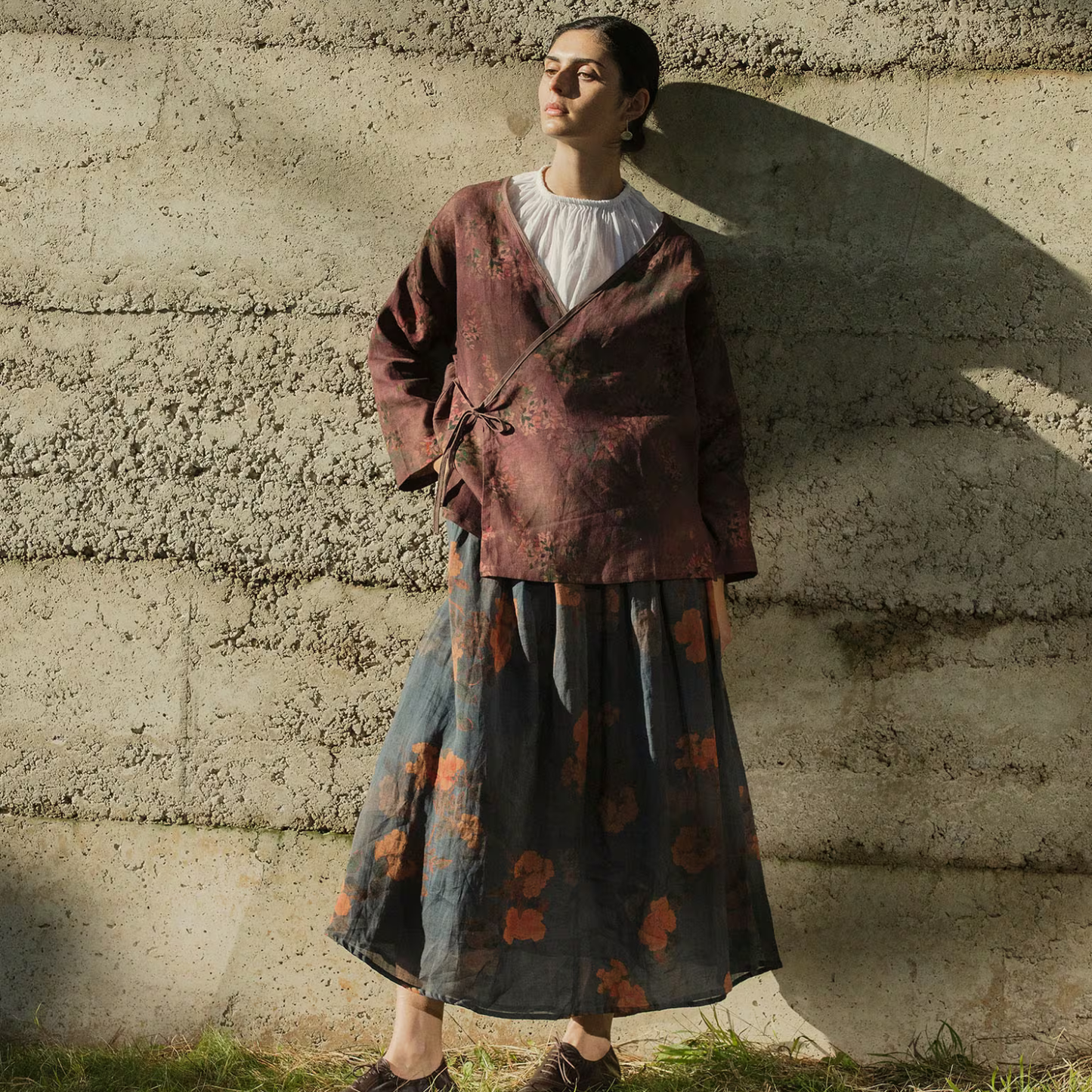 Kimono de Lino Floral “Arte Natural” – Ajuste Envolvente