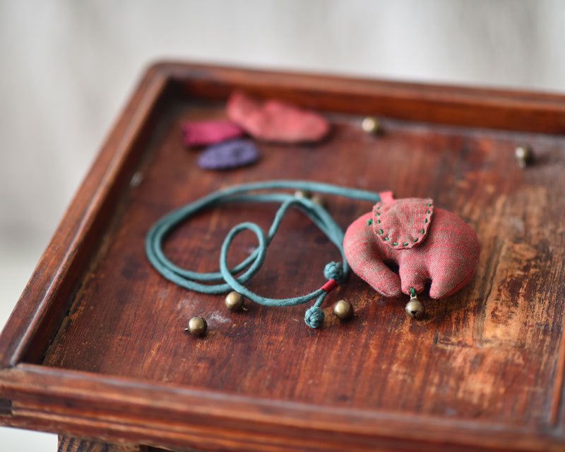 Collier de prospérité à breloques éléphant vintage