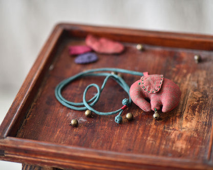 Collier de prospérité à breloques éléphant vintage