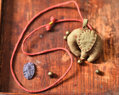 Collier de prospérité à breloques éléphant vintage