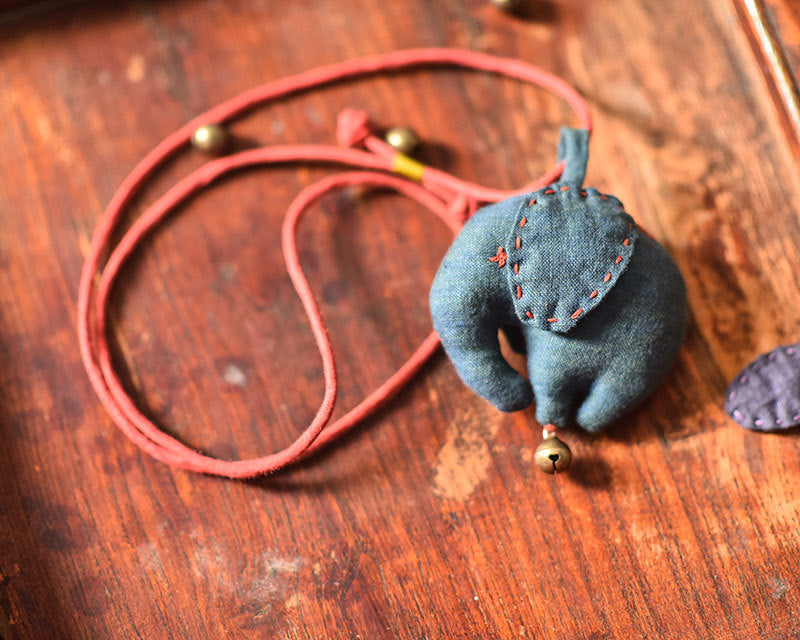 Collier de prospérité à breloques éléphant vintage