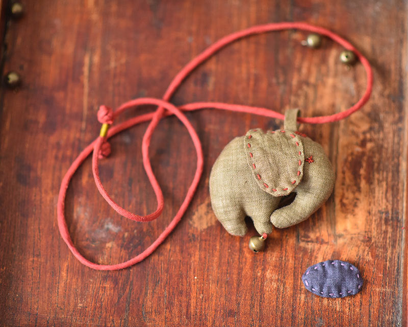 Collier de prospérité à breloques éléphant vintage