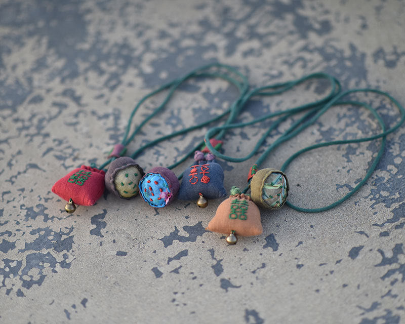 Collier vintage en pur lin fabriqué à la main 