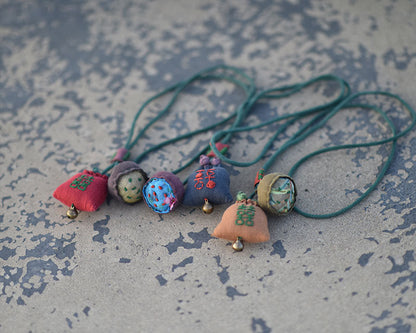 Collier vintage en pur lin fabriqué à la main 
