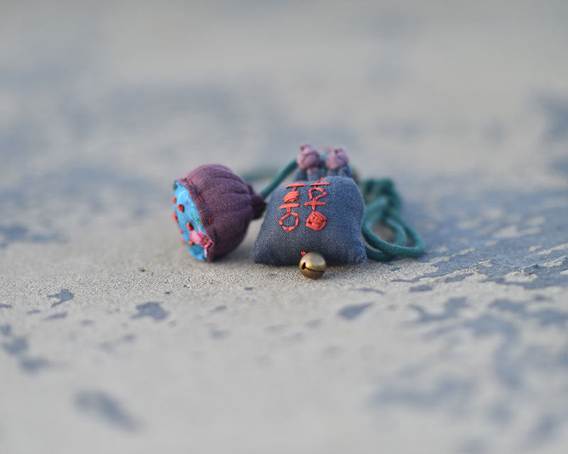 Collier vintage en pur lin fabriqué à la main 