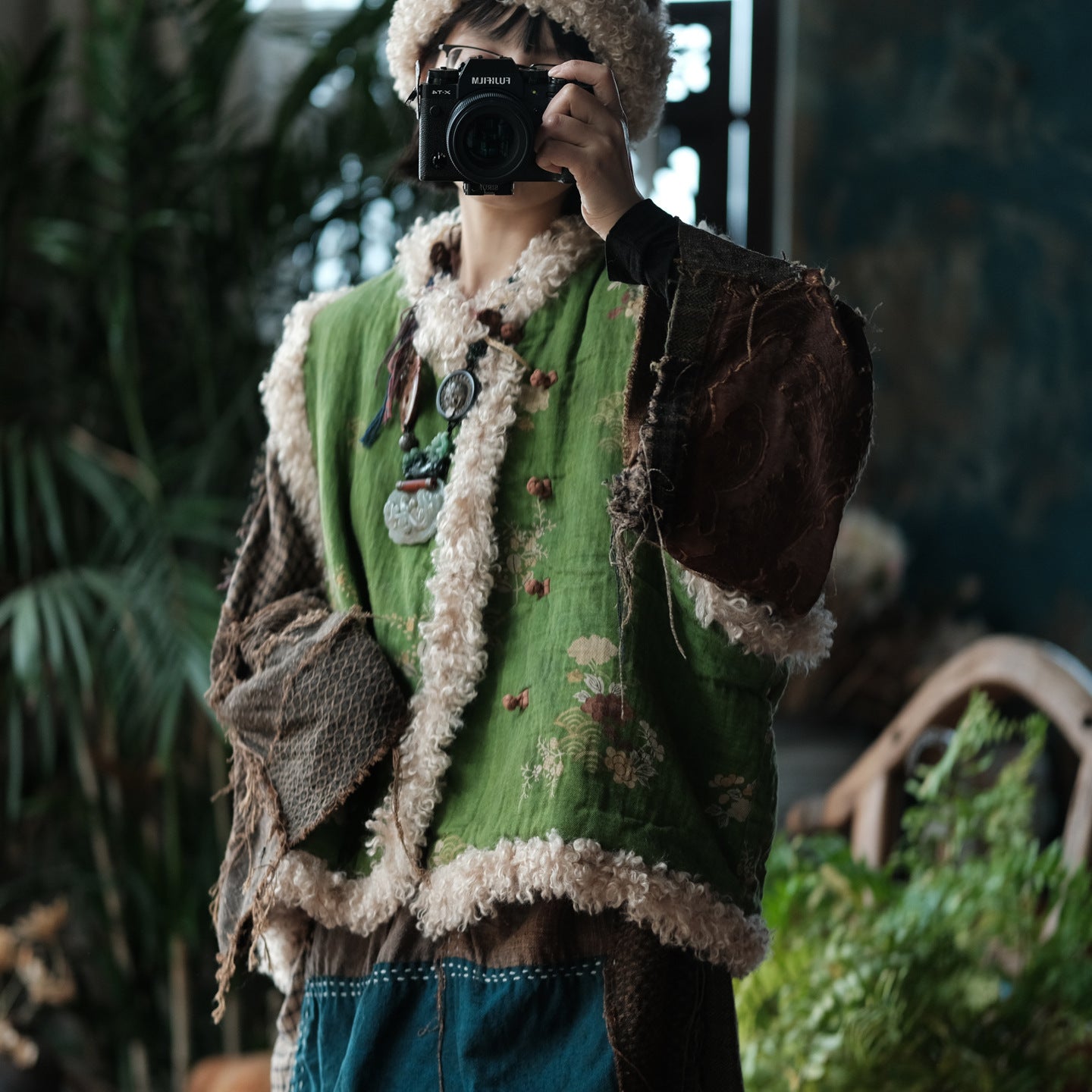 Vintage Winter Patchwork Cotton Linen Vest– Floral Print, Lamb Fleece Trim Vest