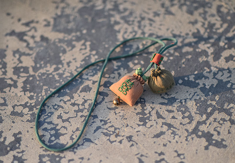 Collier vintage en pur lin fabriqué à la main 