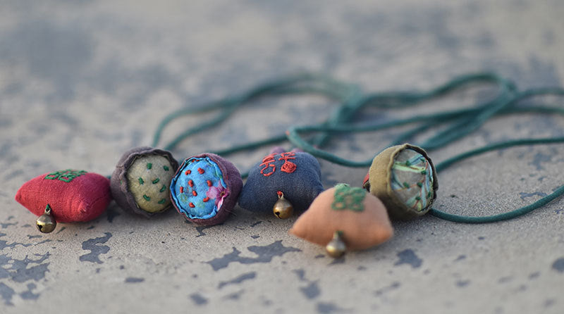 Collier vintage en pur lin fabriqué à la main 