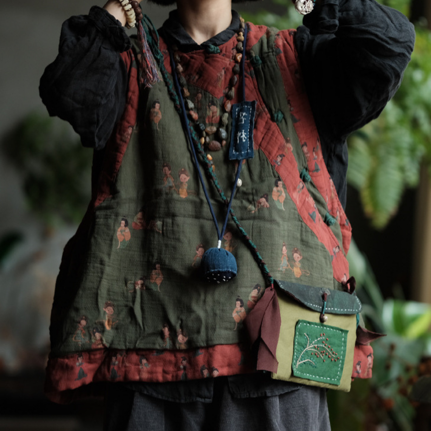 Sac bandoulière vintage patchwork brodé à la main